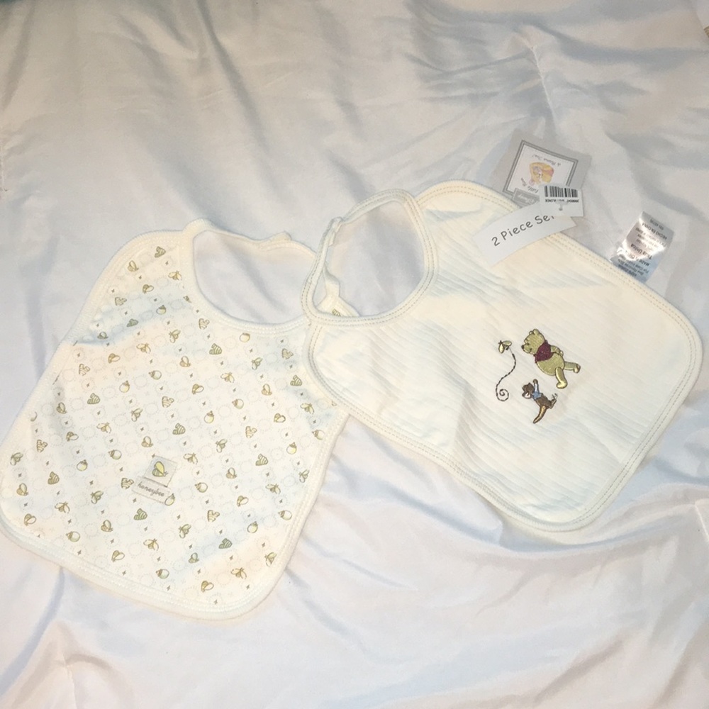 WALT DISNEY COLLECTION 2 PC POOH BIBS